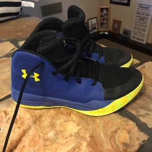 Under Armour YOUTH basketball shoes